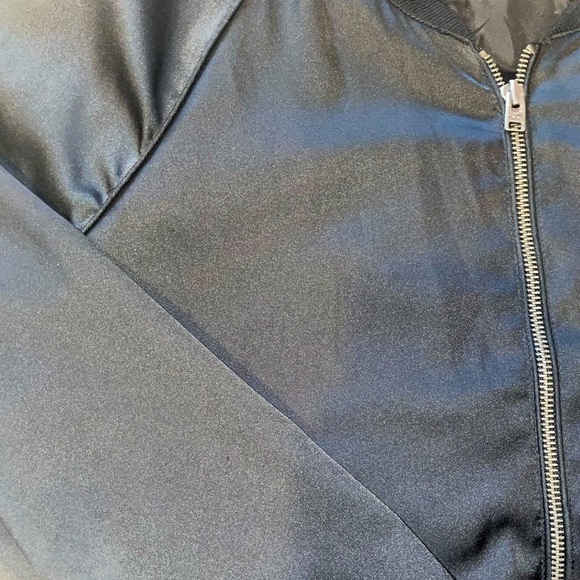 Black Hollister Varsity Bomber Jacket / Baseball Jacket with white stripes - Picture 4 of 5